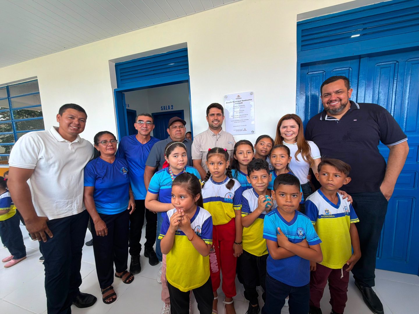 Prefeitura de Nhamundá entrega escola revitalizada e transforma sonho da comunidade do Laguinho em realidade
